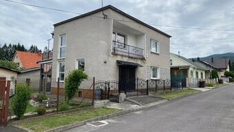 Priestranný 5-izbový rodinný dom s garážou v tichej lokalite
