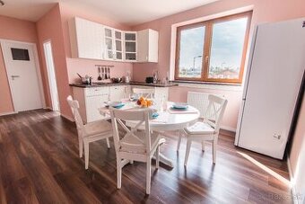 Prenájom – Apartmán #4 pri jazere Nové Košariská (Dunajská L