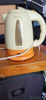 Predám zachovalú málo používanú rýchlovarnú kanvicu