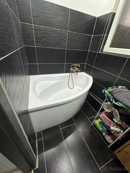 Ponúkam Vám na predaj zrekonštruovaný 3 izbový byt v DS