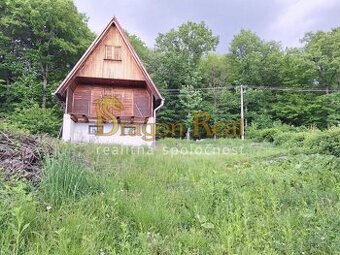 PREDAJ – Pozemok vhodný na výstavbu s chatou – KALUŽA