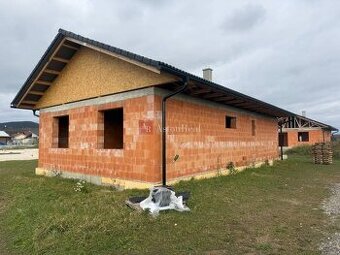 Praktický 4-izbový bungalov v novovybudovanej lokalite- Horo
