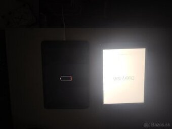 ipad A1432 a A1489 - na suciastky, display OK
