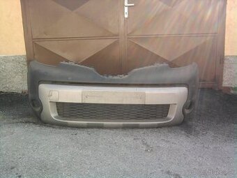 Predam predny naraznik na Renault kango