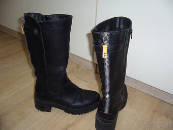 Dievčenské čierne čižmy č. 36