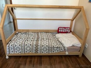Detska domčekova posteľ