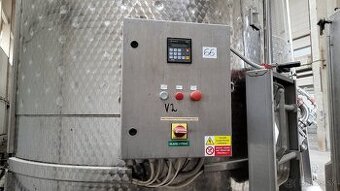Vinifikátor objemu 6.200 L s vyhrnovaním