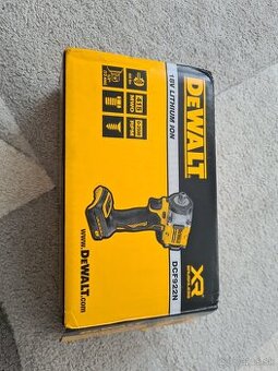 Razovy utahovak Dewalt DCF922N