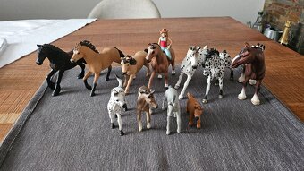 Rôzne hračky Schleich