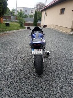 Yamaha R1