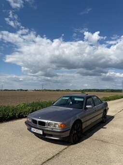 BMW E38 735i