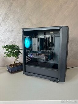 RX 5700XT / RYZEN 5 5600X / 32GB DDR4 / 1TB NVME