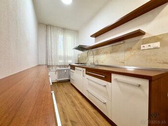 NA PRENÁJOM REKONŠTRUOVANÝ 1 IZB. BYT, 33M2, KOMENSKÉHO UL.,