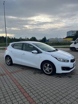 KIA Cee'd Hatchback 100KW 2017 Manuál