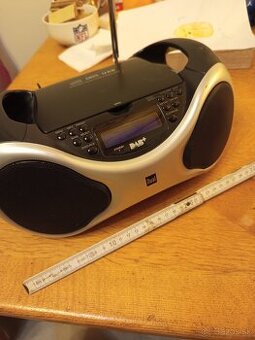 Dual DAB/FM digitálny tuner/ CD prehrávač