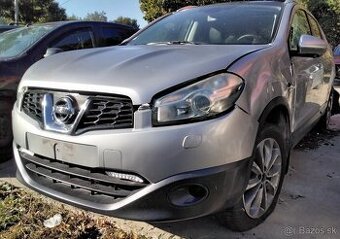 Nissan Qashqai 2.0 2013 predám MOTOR MR20, AIRBAGY, KAPOTA,