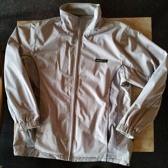 Predám -ľahká športová vetrovka proti vetru aj dažďu