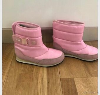 Snehule Nike 32