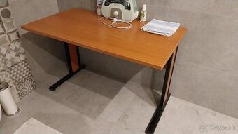 kancelarky stol so suflikmi