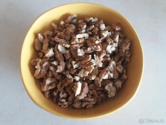 Lúpané vlašské orechy