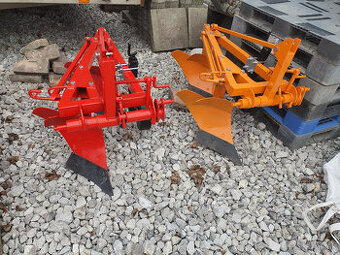 Pluh, riadkovač, mulčovač, tiahlo - traktor