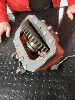 skrinka predného nahonu zetor