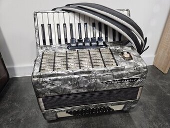 Akordeon weltmeister stella 60 basovy