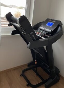 Bezecky pas Sportstech F37 s naklonom