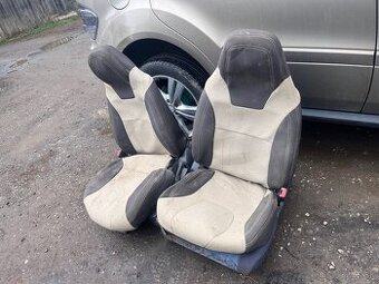 Sedačky Toyota rav4