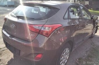 Hyundai i30 1.4 2012 predám MOTOR G4FA, DVERE, PREVODOVKA 6