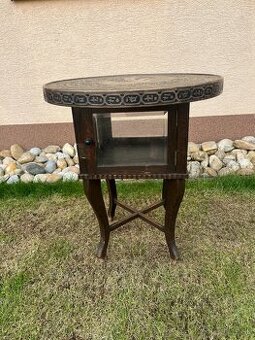 Art deco stolík