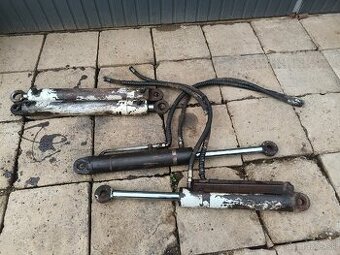 Hydraulické piesty párove čelný nakladač štiepačka