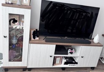 Tv skriňa s vitrinou