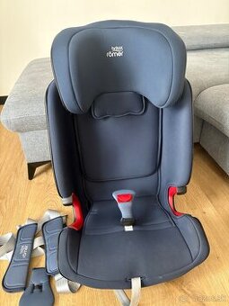 Britax Römer Advansifix IV M
