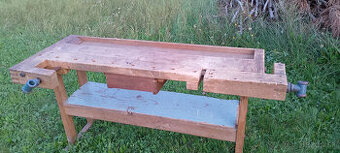 Predám stolársky pracovný stôl.