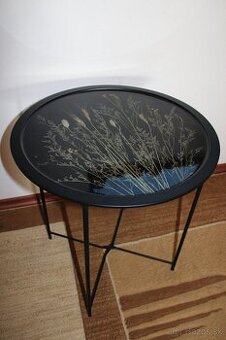 Malý kvetinový stolík zo živice, ručná výroba