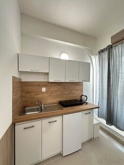 Prenájom bytu Bratislava staré mesto bez depozitu - 1