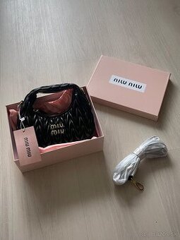 Čierna kabelka miu miu wander