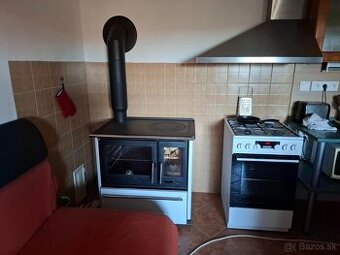 Predám liatinový sporák