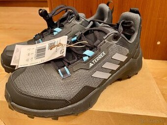 adidas terrex nove 39