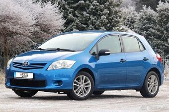 Toyota Auris 1,3i benzín - 1