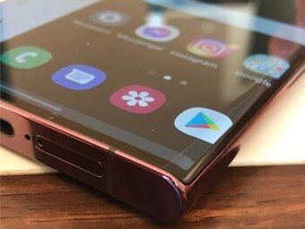 Samsung Galaxy s22 ultra v top stave