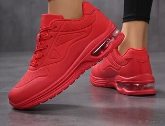 BOTY NOVÉ vel. 45 , nevhodný dárek- nenošené.