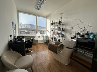 Plne vybavený kadernícky priestor - podnájom – Račianska ul.