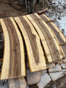 Orechové dosky rezivo drevo orech