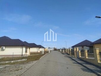 Slnečné stavebné pozemky pri vodnej nádrži Čerenec – súkromi