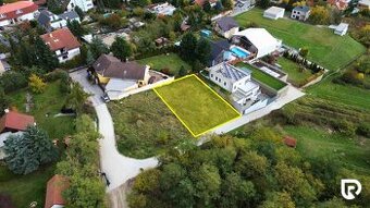 RADO | Stavebný pozemok 527 m² s projektom domu | Rača