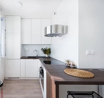 Realitný kancelária REALADR s.r.o. - 1