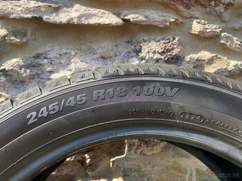 zimné pneumatiky Kumho WinterCraft 245/45 R18 100V – 4ks
