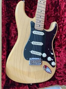 Fender Stratocaster Deluxe - 1